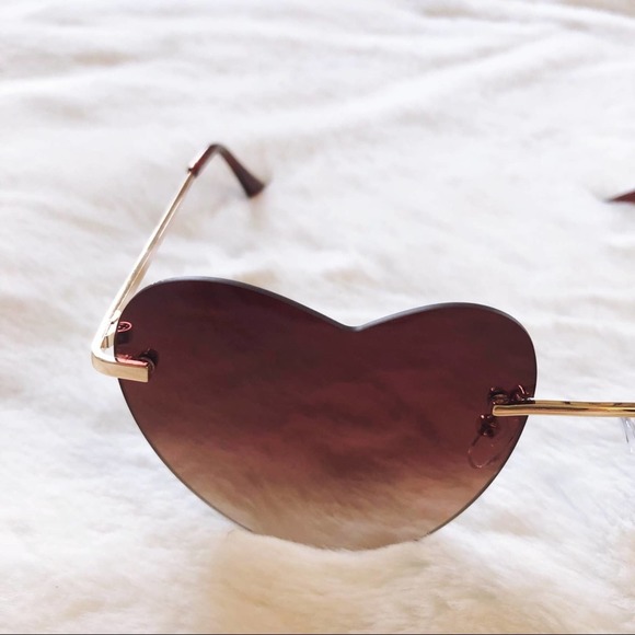 Miley Light Brown Gradient Heart Sunglasses - Picture 7 of 11